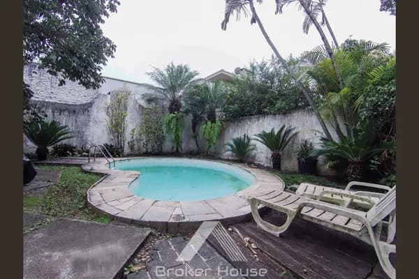 Casa Padrão na Granja Julieta