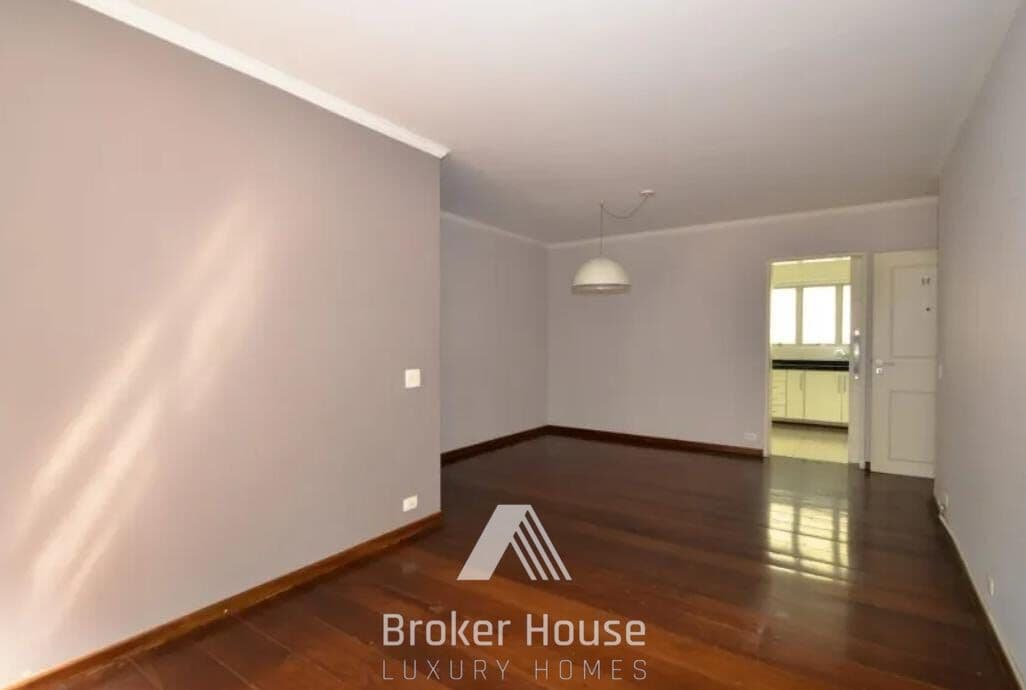Apartamento com 95 m², 3 quartos sendo 1 suíte à venda no bairro Moema Pássaros.