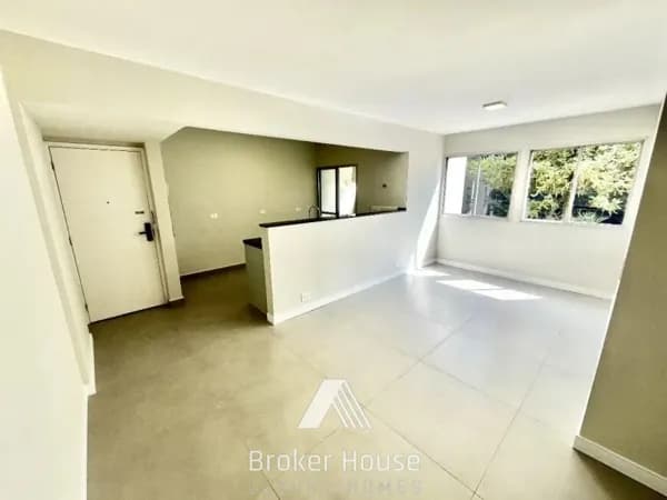 Apartamento na Granja Julieta.