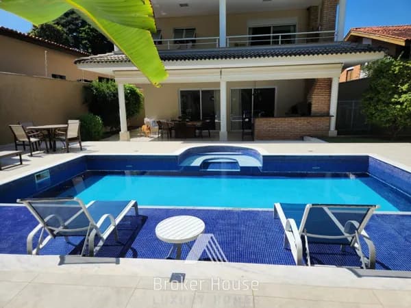 Magnífica Casa à venda no bolsão de Interlagos com 350 m², 3 quartos, sendo 1 suíte.