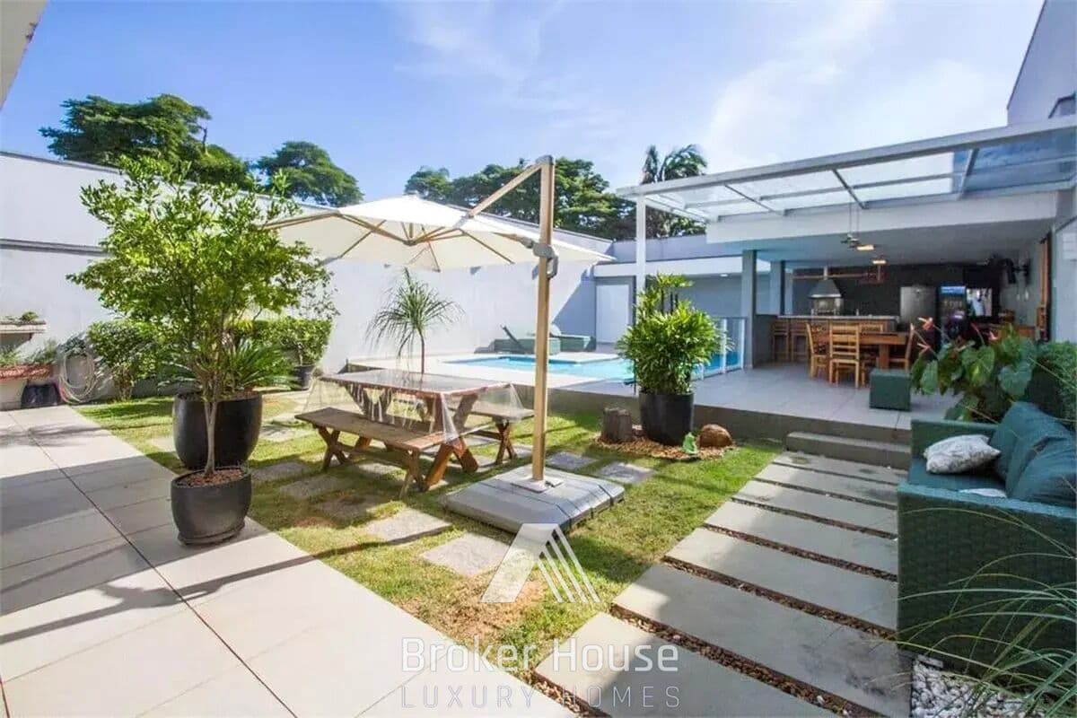 Casa na Granja Julieta