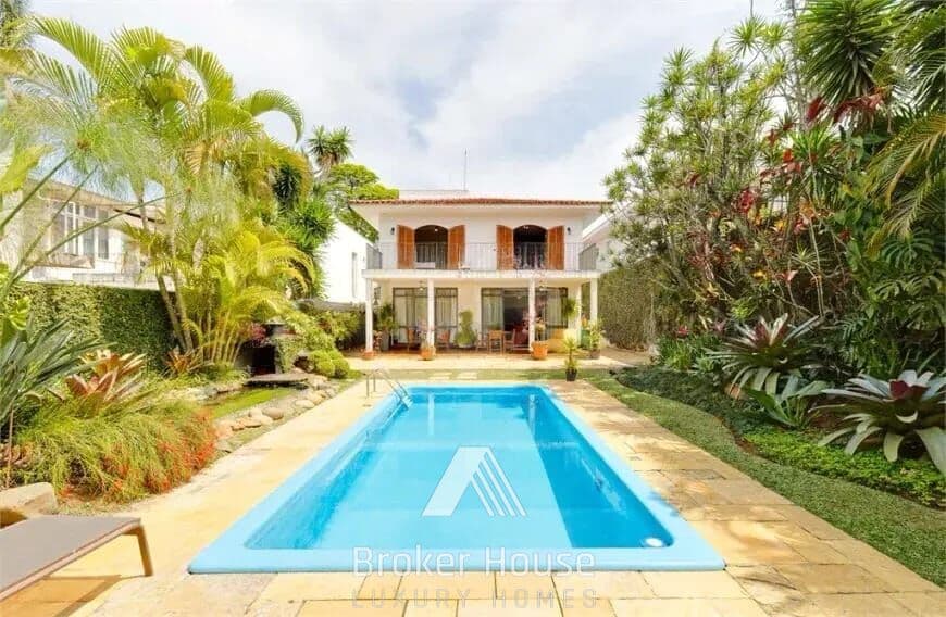 Belíssima casa no melhor da Granja Julieta!!