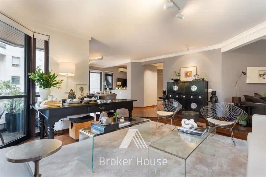 Apartamento com 280 m², 4 quartos à venda no bairro Vila Nova Conceição.