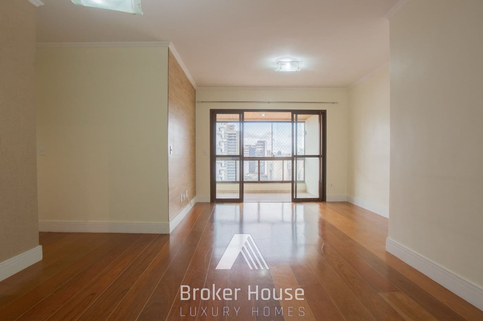 Apartamento no edifício Parc Royal de 102m² Vila Nova Conceição.