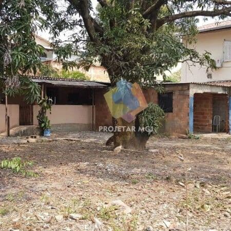 Lote com 360m² e Casa de 04 Quartos em Excelente Localização no São Benedito!