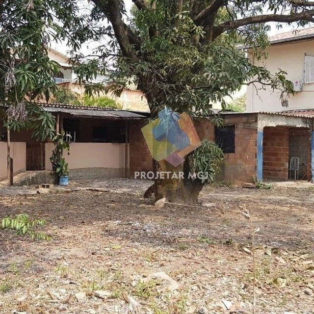 Lote com 360m² e Casa de 04 Quartos em Excelente Localização no São Benedito!