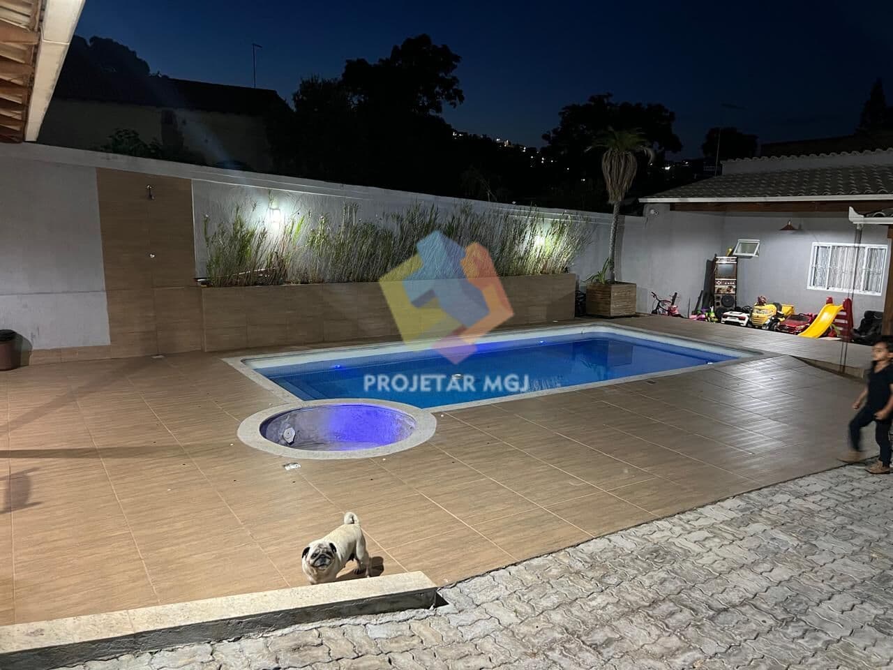 Casa c/ piscina no Bairro São Benedito!