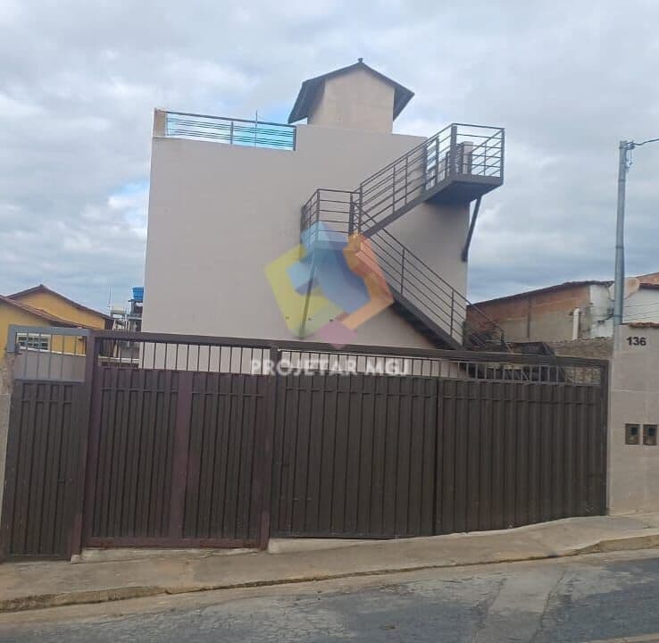 🏠 Casa geminada com 2 quartos no Belo Vale.