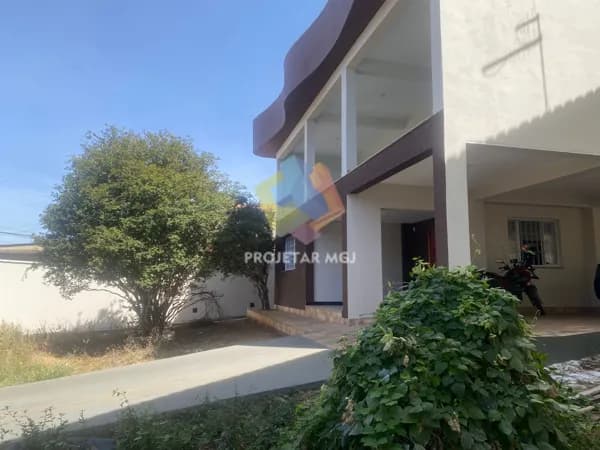 Casa à Venda – Jardim Lebron