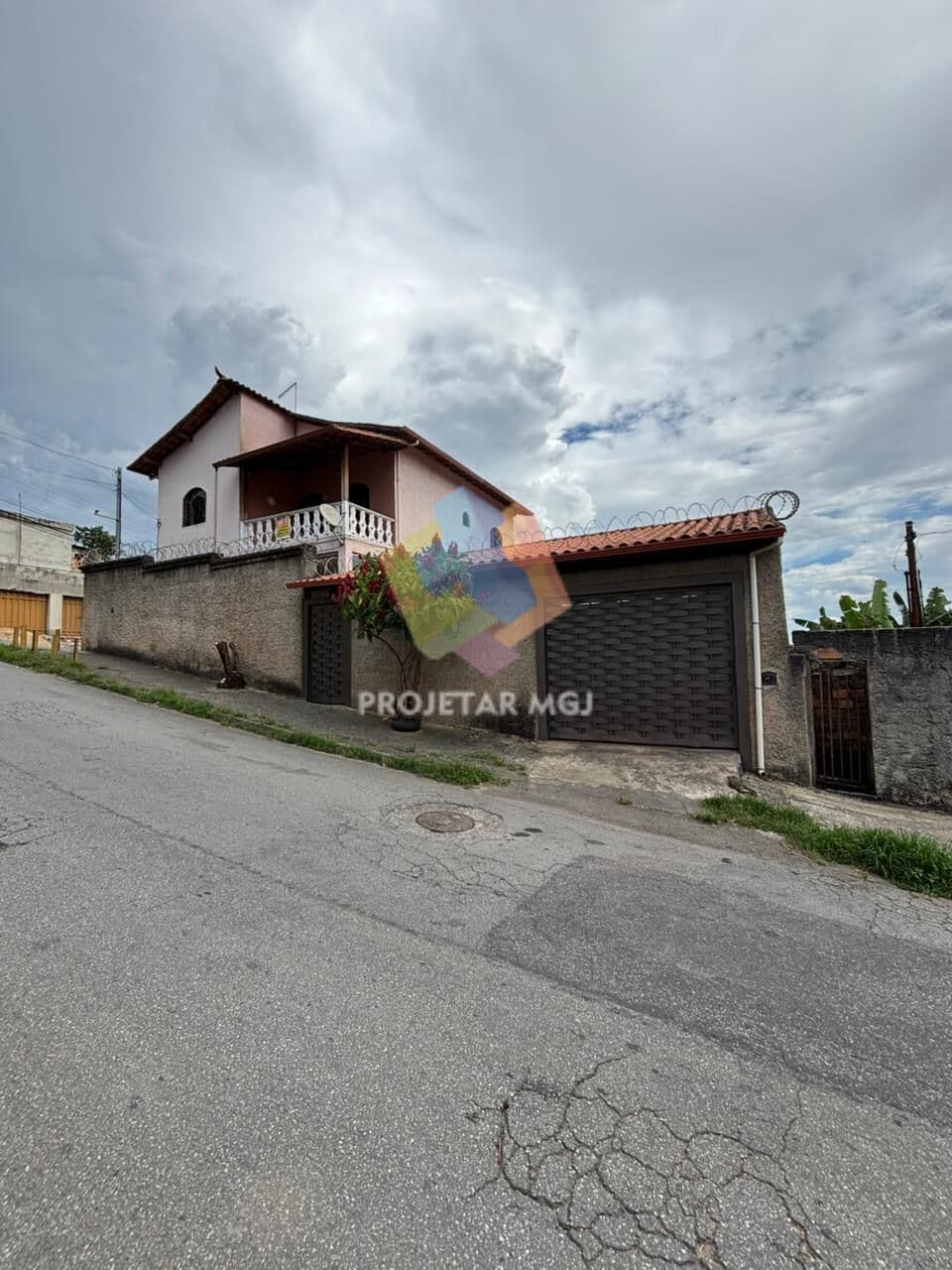 🏡 Casa Ampla com 4 Quartos e 3 Vagas no Jaqueline – Conforto, Segurança e Espaço para Toda a Família!