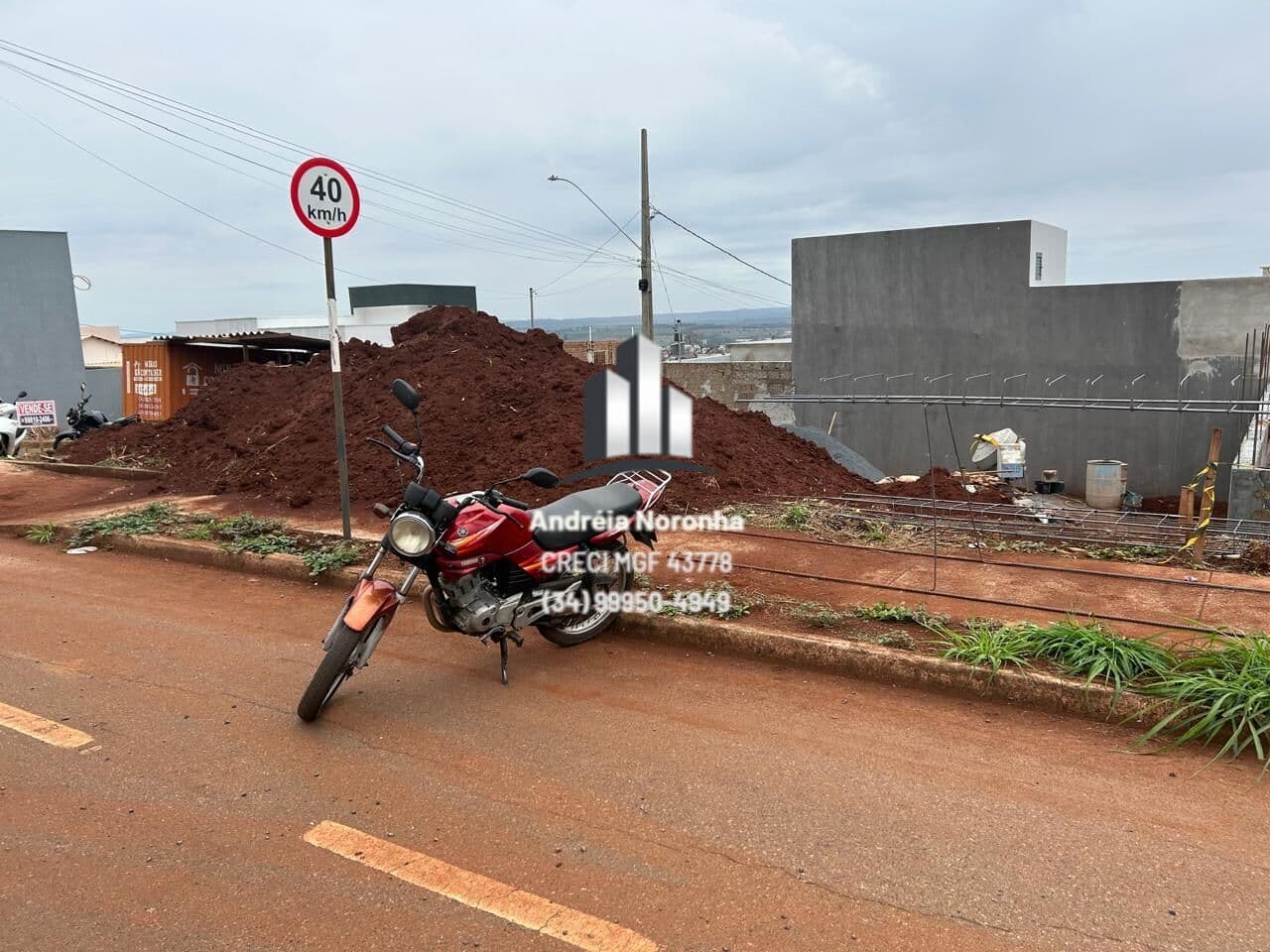 Lote de esquina na Avenida do bairro Afonso Queiroz