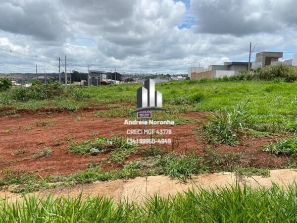 Lote no Bairro Parque do Sabiá