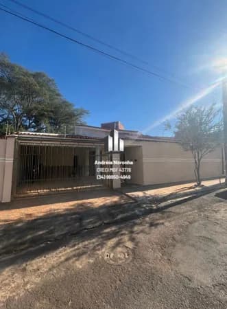 Casa no bairro Jardim Califórnia