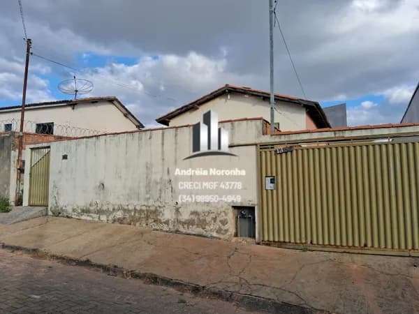 2 Casas no mesmo lote Bairro Santa Luzia