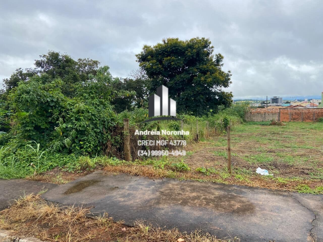 Lote 705 m² na Avenida Continental