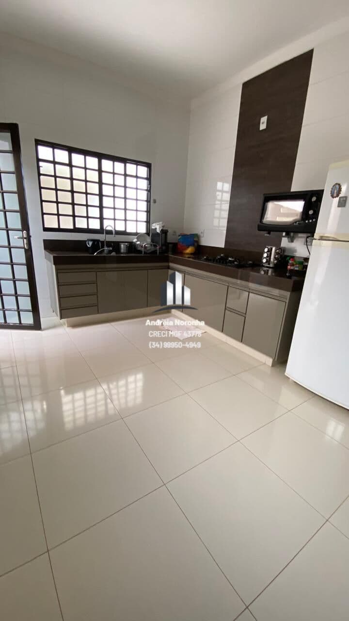 🏚️ CASA À VENDA NO BAIRRO ITAMARATY 🏚️