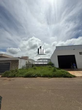Lote 300 m² no bairro Planalto