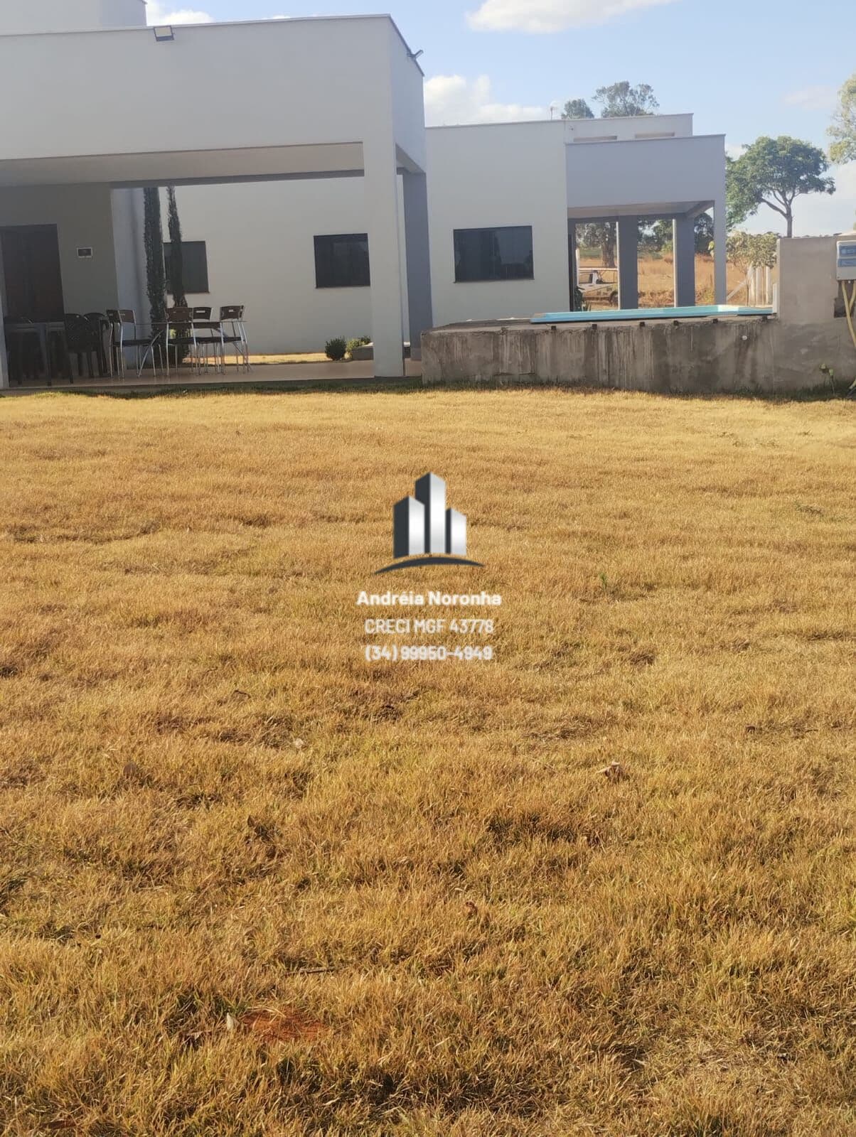 Chácara 2.000 m² Alto Padrão na região do Leal