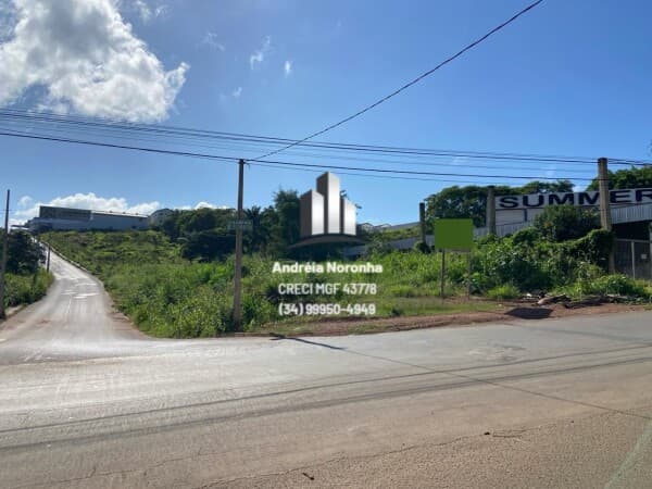 Lote Comercial de Esquina na Avenida Fátima Porto