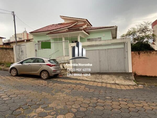 Duplex Comercial no Centro