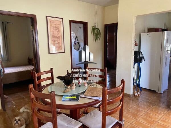 Casa entre bairro São Francisco e Centro, próxima a Setta