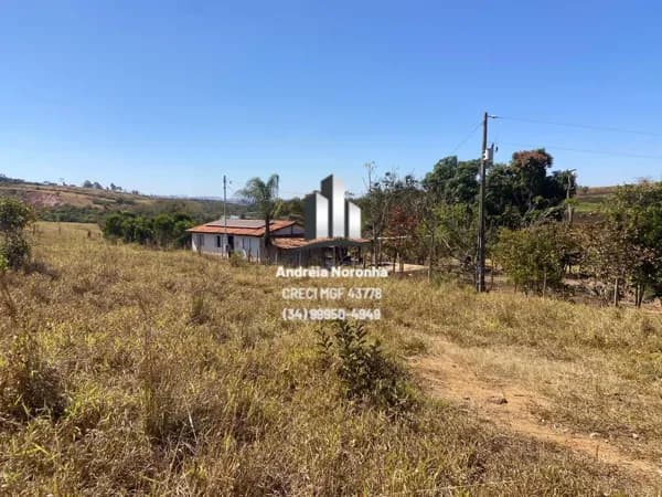 🌳🌴 SÍTIO À VENDA NA REGIÃO DE LANHOSOS 🌳🌴