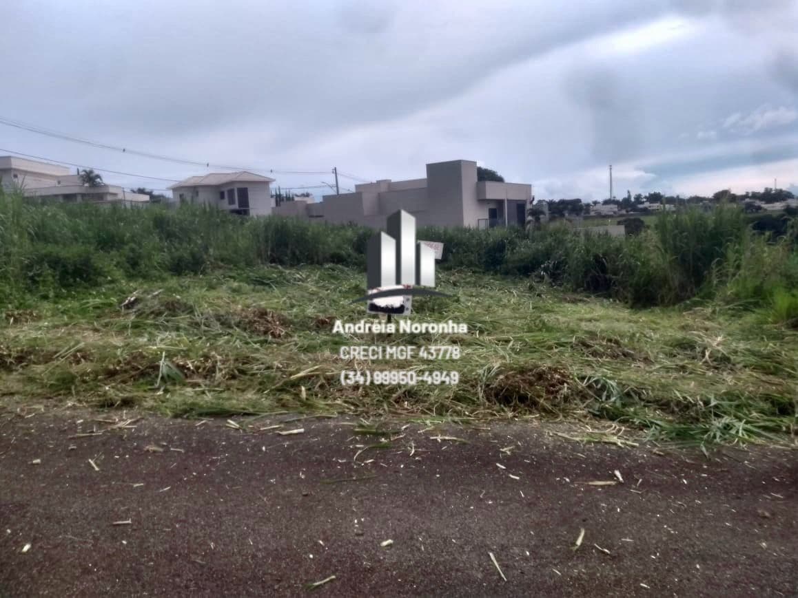 Lote 446,09 m² no Bairro Chácaras Caiçaras