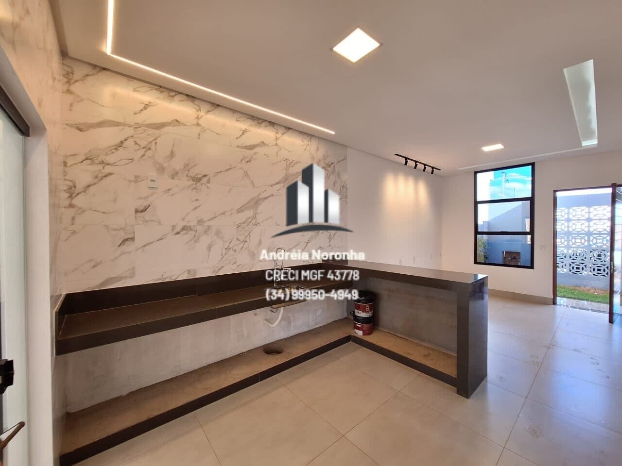 Casa no bairro Afonso Queiroz
