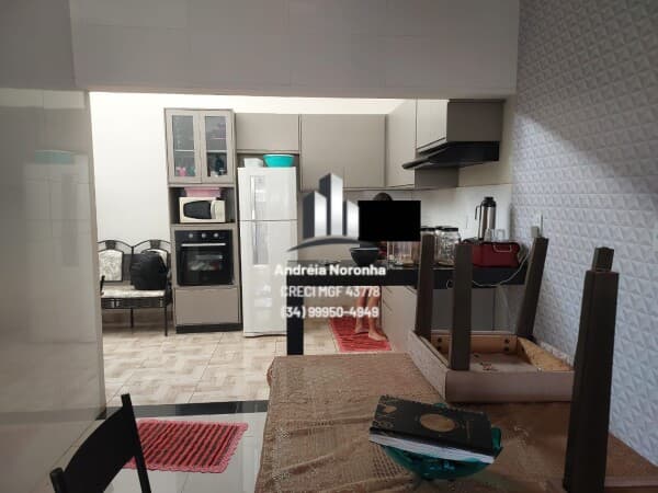 Casa (Meio Lote) no bairro Jardim Itália
