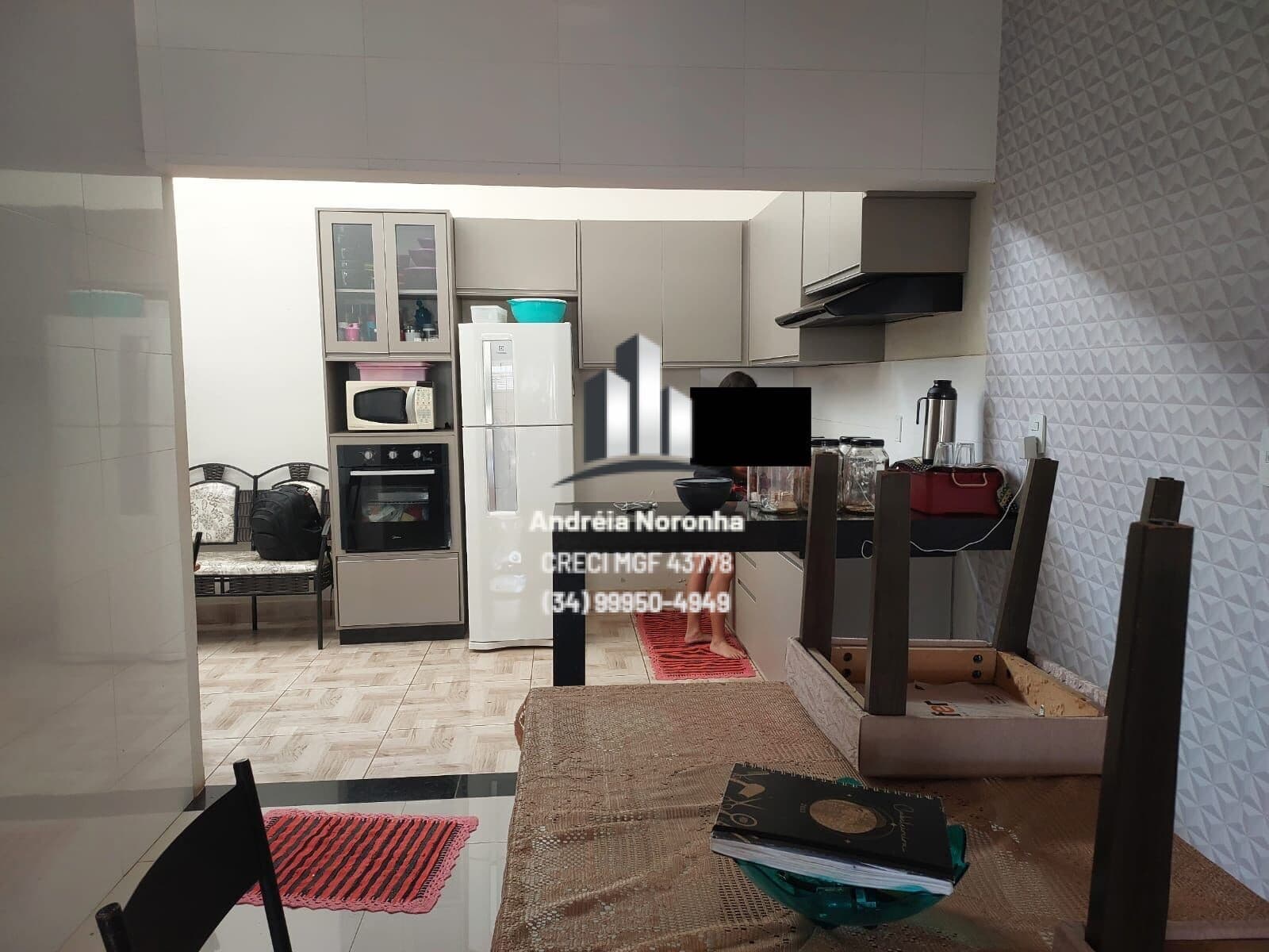 Casa (Meio Lote) no bairro Jardim Itália