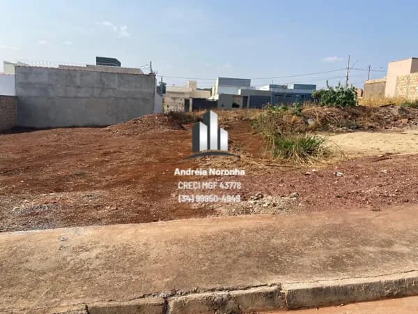 ** OPORTUNIDADE ** LOTE NO BAIRRO AFONSO QUEIROZ