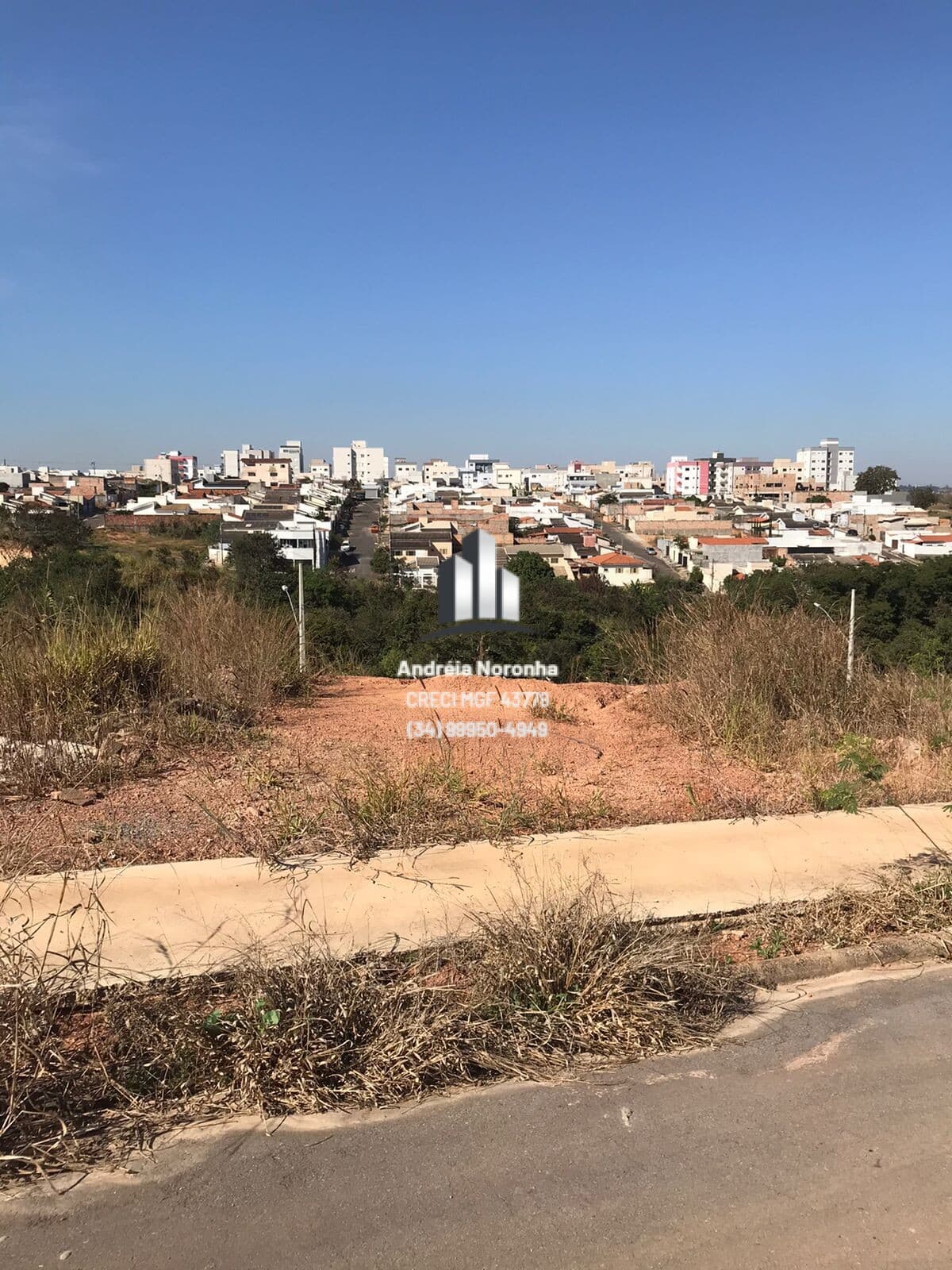 Lote no bairro Laranjeiras IV