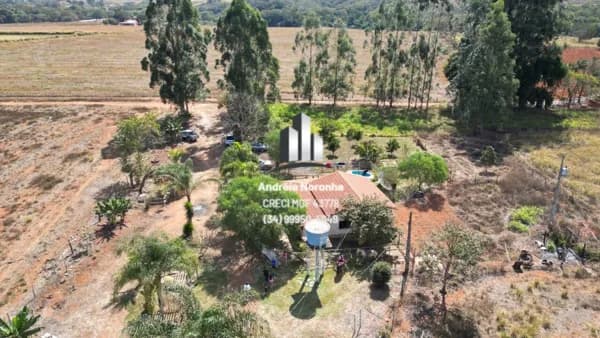 Linda Fazenda próxima à Patos
