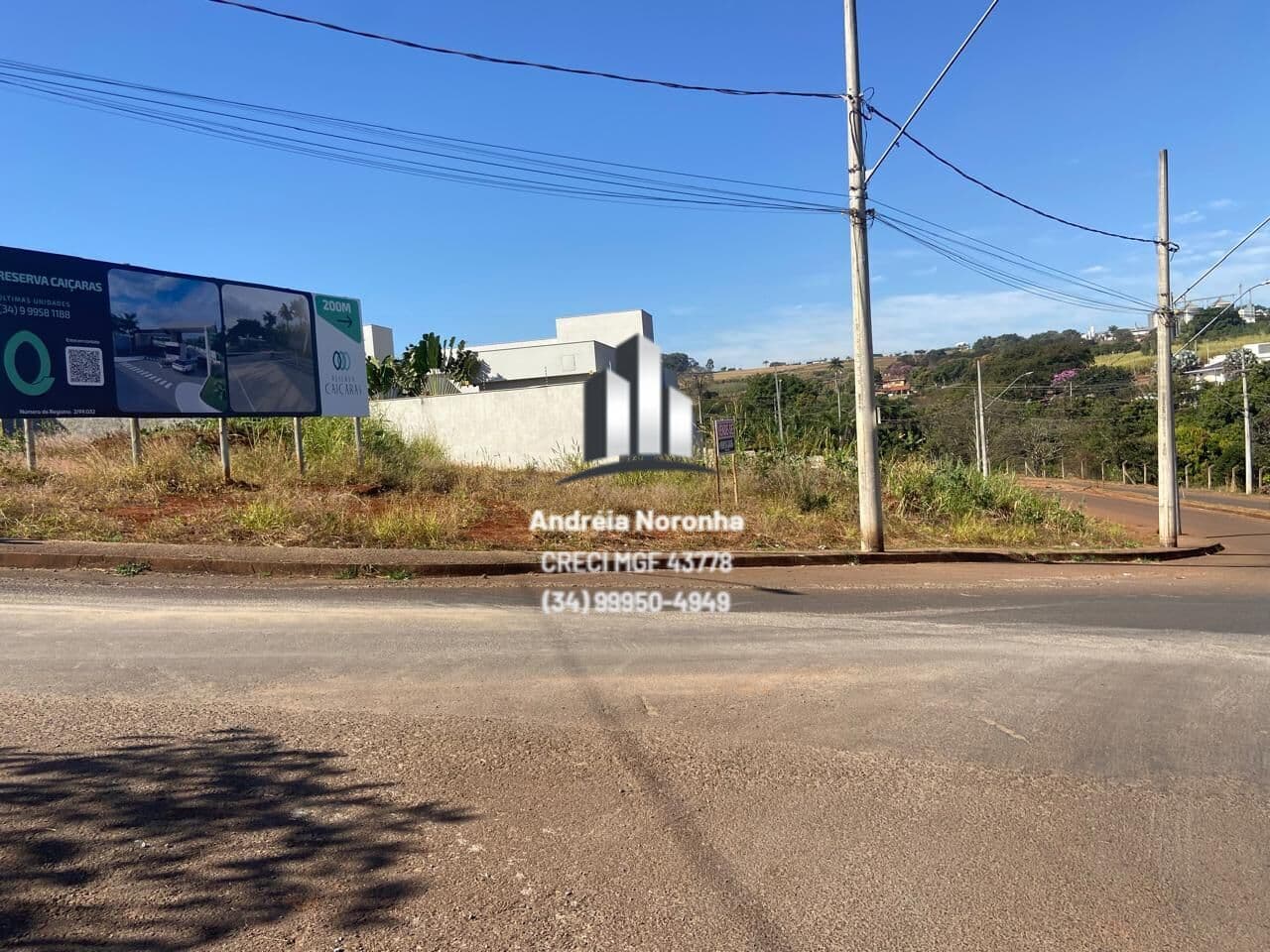 Lote 1.293,14 m² de esquina no Bairro Chácaras Caiçaras