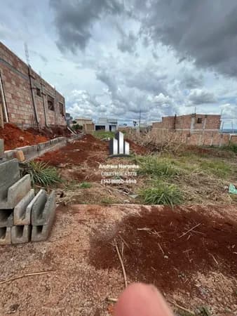 Lote 210 m² no bairro Afonso Queiroz