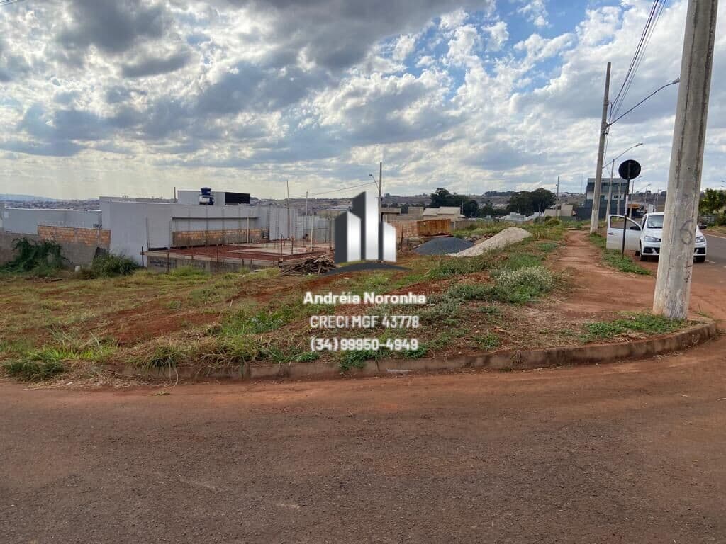 Lote Comercial na Avenida do Bairro Parque do Sabiá