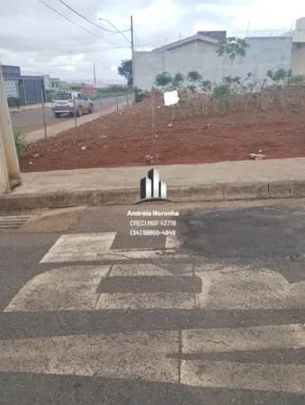 Lote de esquina bairro Afonso Queiroz