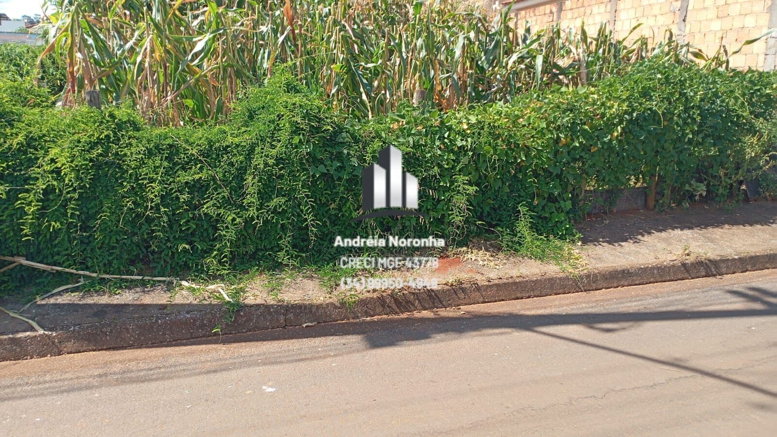 Lote de esquina bairro Residencial Monjolo