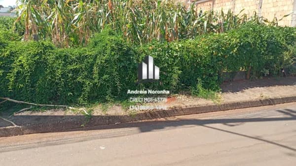 Lote de esquina bairro Residencial Monjolo