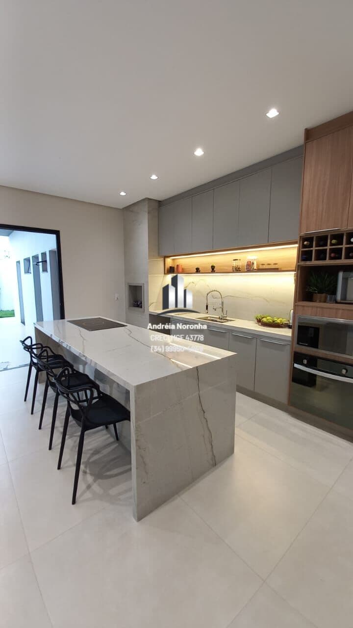 🏠 CASA BELÍSSIMA A VENDA NO BAIRRO BOA VISTA 🏠