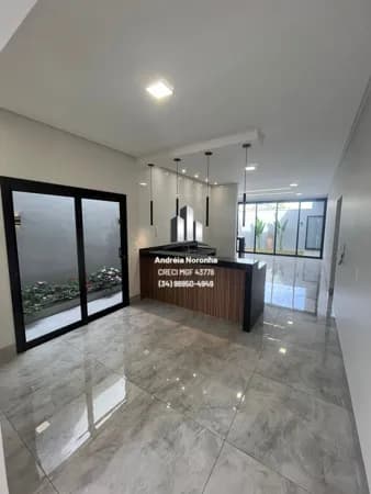Casa no bairro Afonso Queiroz