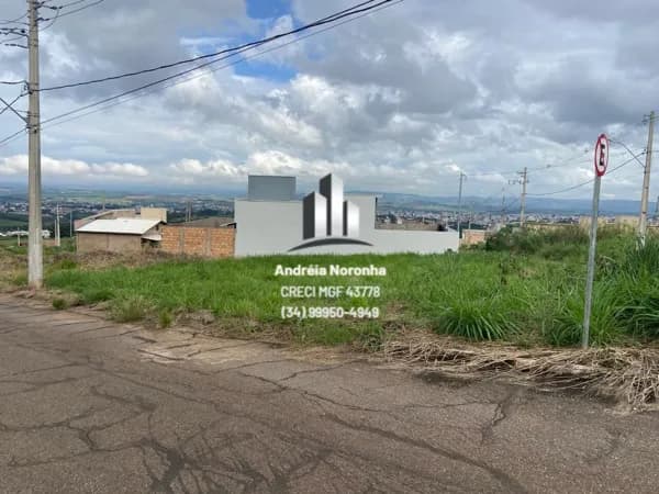 Lote Comercial de Esquina na Avenida do Bairro Parque do Sabiá