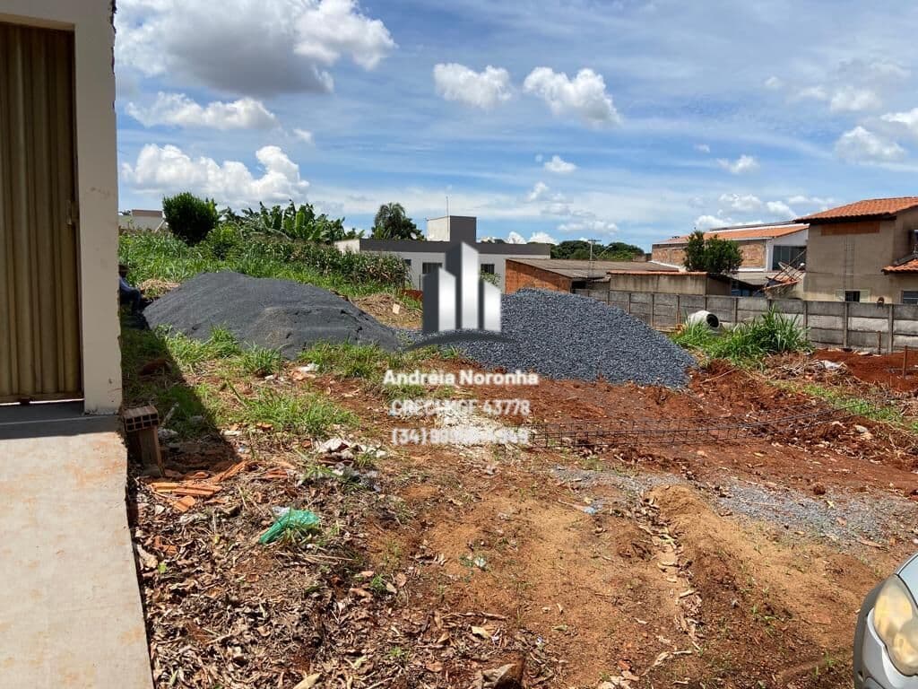 Lote na Avenida do Bairro Barreiro