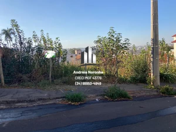 Lote 300 m² - Bairro Jardim Califórnia