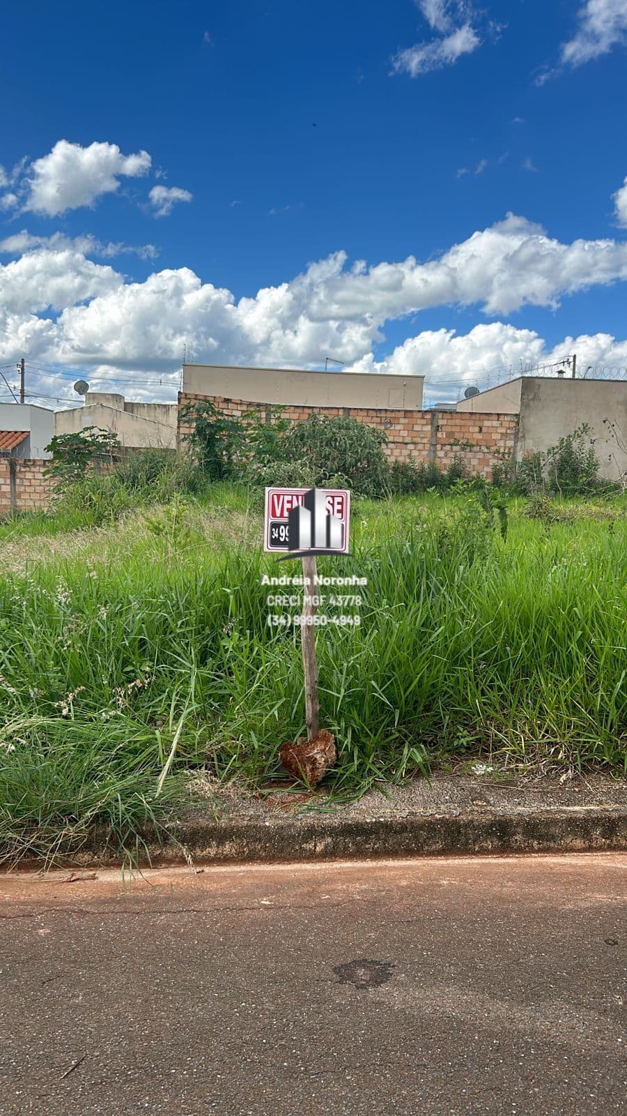 Lote 253 m² Bairro Santa Helena