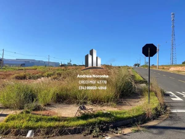 Lote de esquina 332 m² bairro Planalto 4