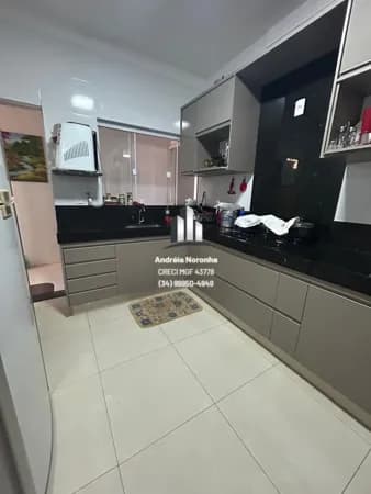 🏢 APARTAMENTO TÉRREO NO BAIRRO LARANJEIRAS 🏢