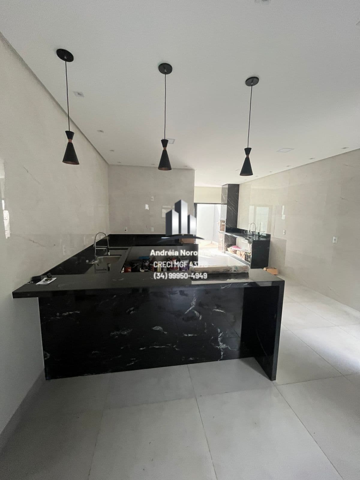 Casa no bairro Afonso Queiroz