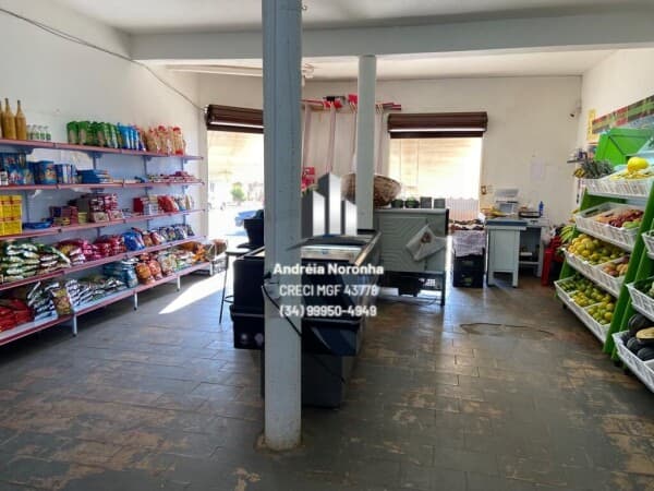 Imóvel Comercial bairro Planalto