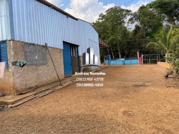 Chácara 4.600 m² com Barracão